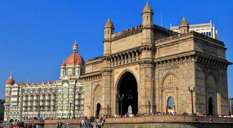 Golden Triangle Tour with Srinagar & Mumbai