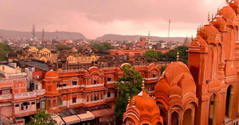 Golden Triangle Tour with Srinagar & Mumbai