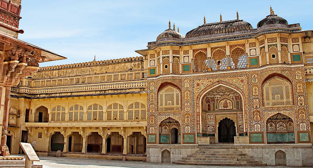 Forts and Palaces Of Splendid Rajasthan